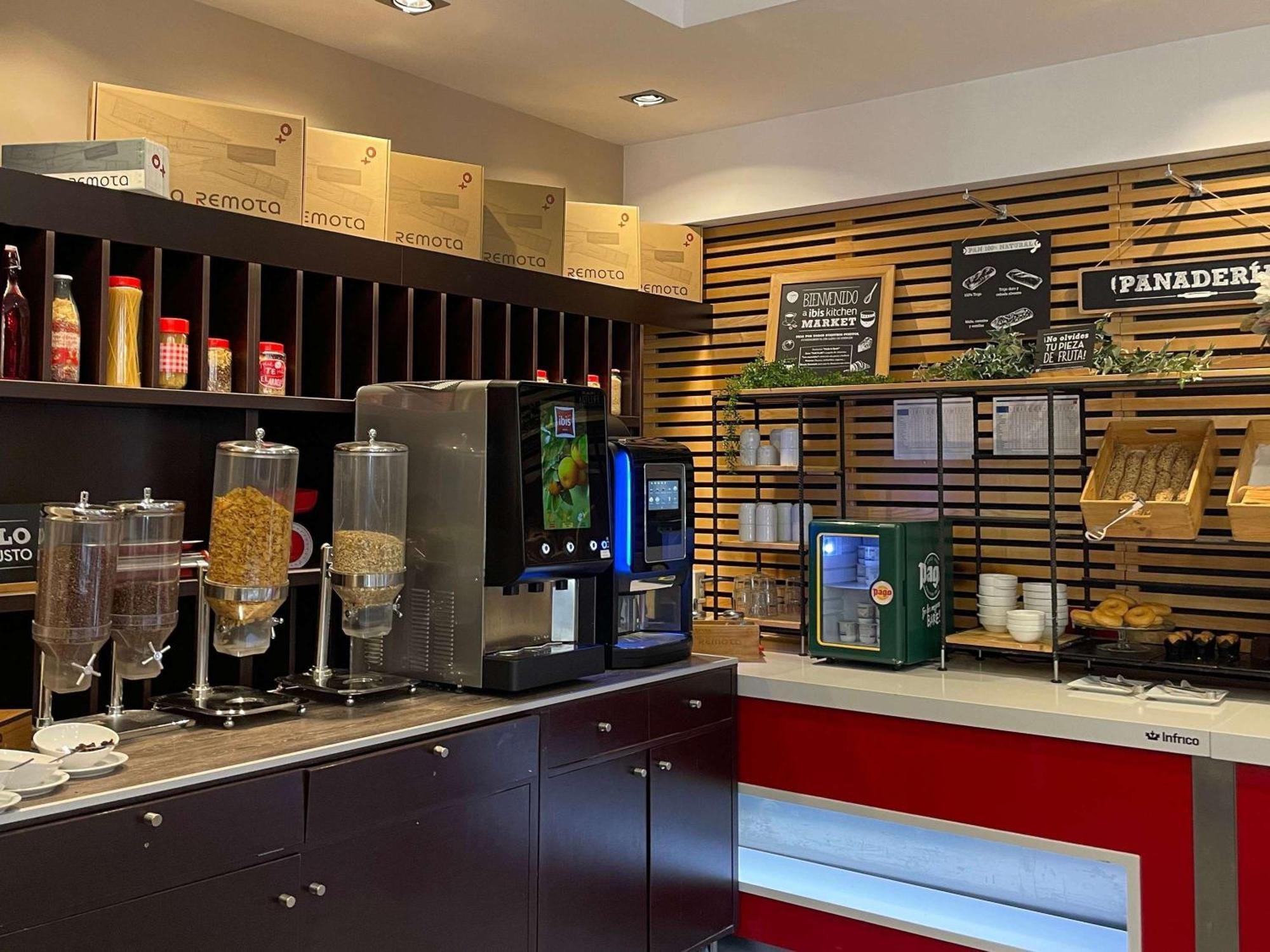 Ibis Budget Girona Costa Brava Kültér fotó