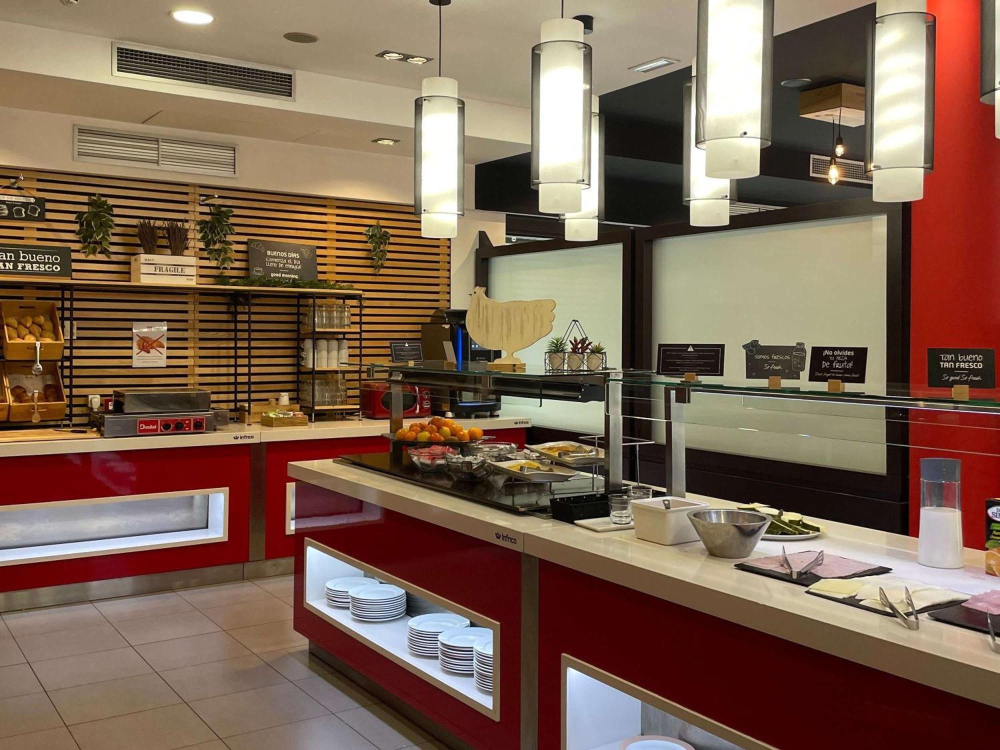 Ibis Budget Girona Costa Brava Kültér fotó