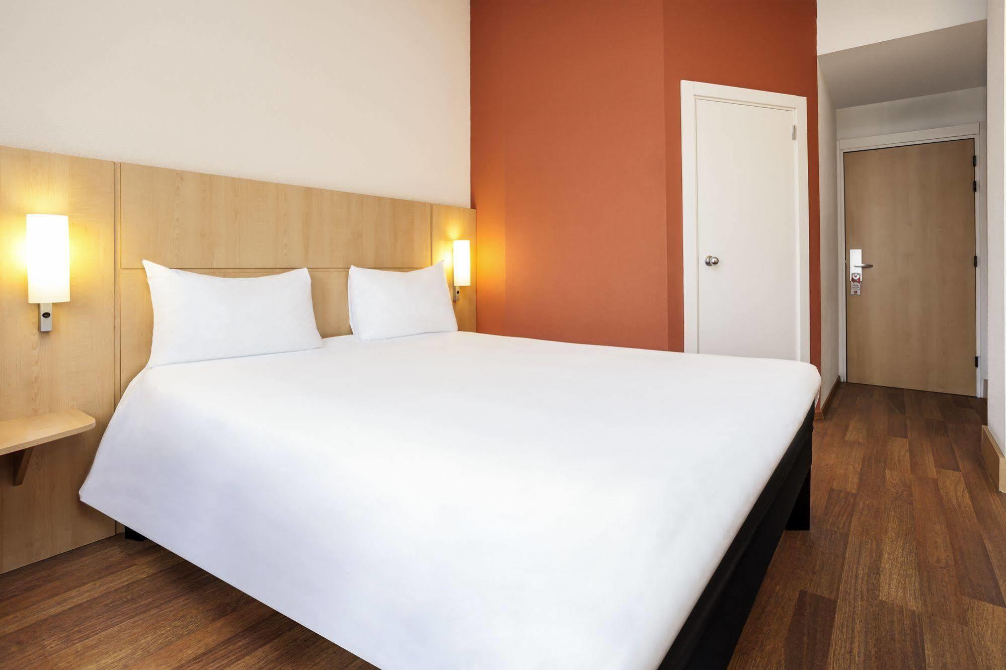 Ibis Budget Girona Costa Brava Kültér fotó