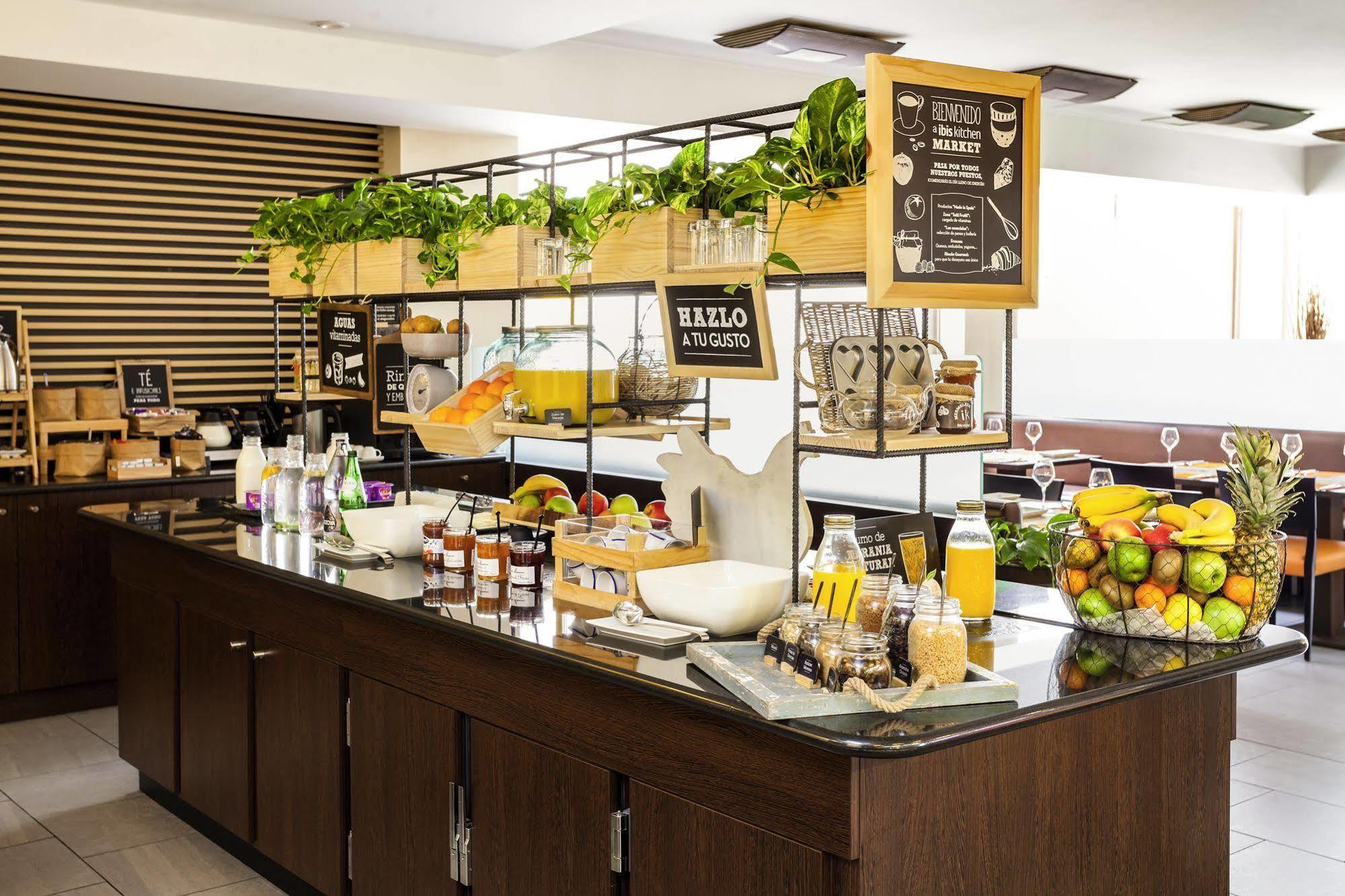 Ibis Budget Girona Costa Brava Kültér fotó