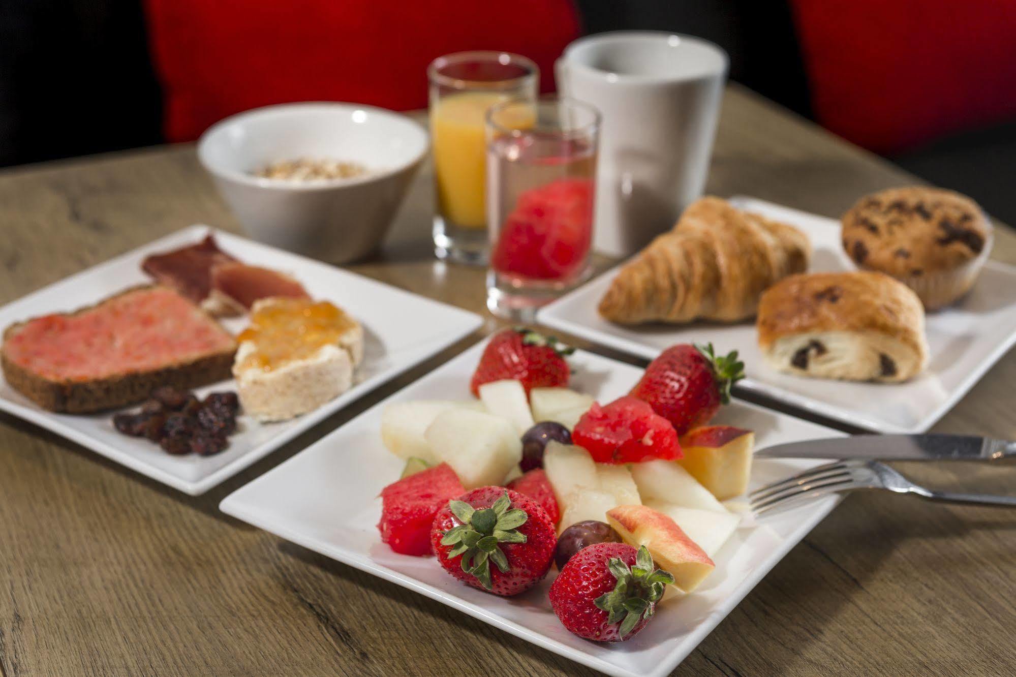 Ibis Budget Girona Costa Brava Kültér fotó